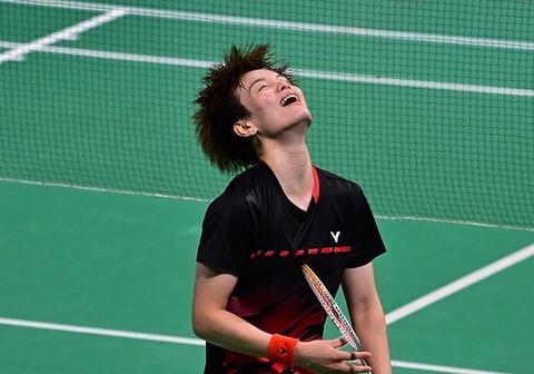 展现出了令 展现出了令